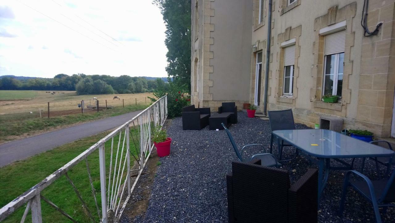 Готель Jad Ranch Raucourt-et-Flaba Екстер'єр фото